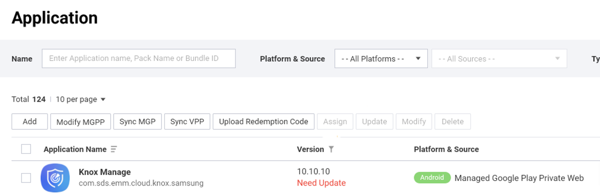 The Application list in the Knox Manage console displaying available app updates.